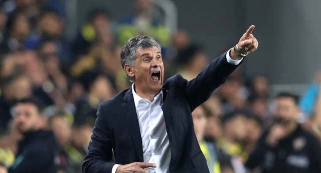 Mendilibar vive emocionado la locura griega: “A la vejez, viruelas. Parecía que algo así, o como lo de Sevilla, no me iba a llegar nunca”