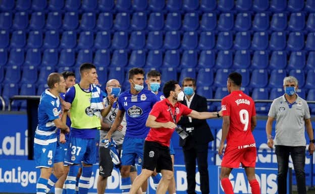El momento del descenso a Primera RFEF.  EFE