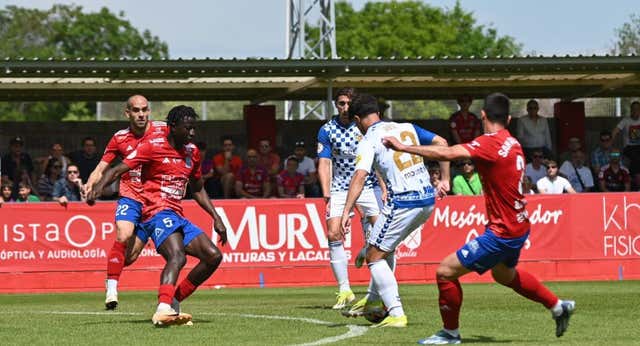 Dos futbolistas acaban en el hospital con 28 puntos en el drama del Sabadell: “Si me dicen que la lámpara se cae, no me quedo”