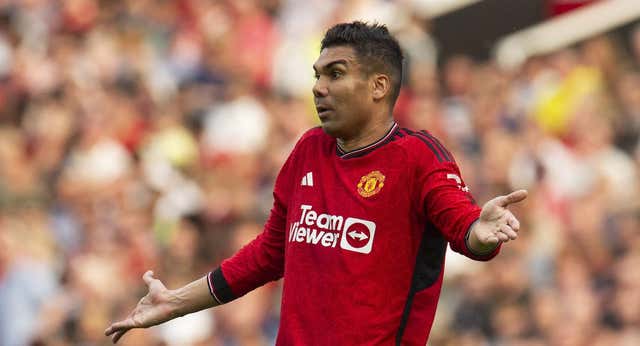 El Arsenal se aprovecha de Casemiro para apretar al City