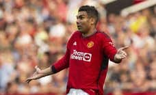 El Arsenal se aprovecha de Casemiro para apretar al City