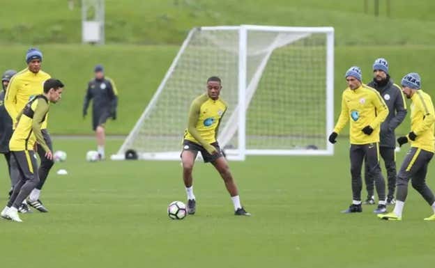 Denzeil Boadu, en un entrenamiento con el City de Guardiola. Getty Images