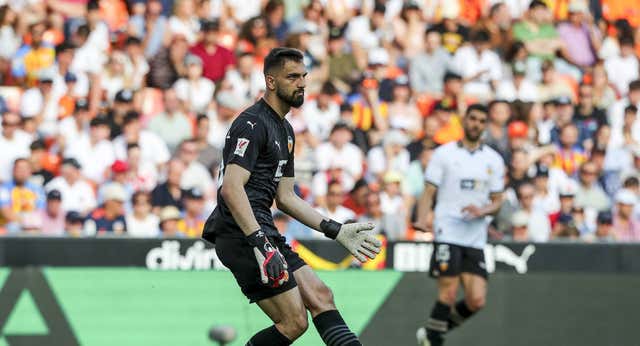 Mamardashvili aglutina récords mientras el Valencia tiene a Dimitrievski en la recámara