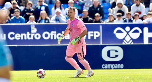 Alfonso Herrero se viste de héroe y emula a Palop: gol en el 93′ para clasificar al Málaga a los playoff