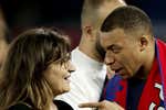 Dentro de la fiesta de despedida de Mbappé con el PSG... donde su madre no le quitó ojo