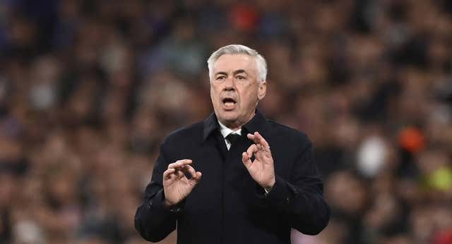 Ancelotti juega al despiste con los porteros y mima a Güler: «El balón está enamorado de él»