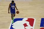 El hijo de LeBron James 'pasa' de su padre mientras intenta llamar la atención de la NBA