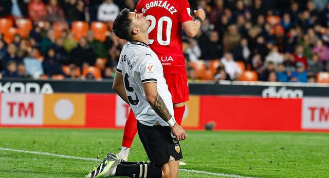 El Valencia, al límite físico: Hugo Duro no viaja a San Sebastián