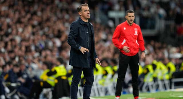 El Alavés encarrila la renovación de Luis García hasta 2026