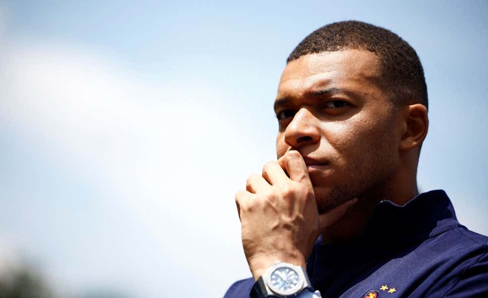 Así es un contrato como el de Mbappé: «Es como un traje a medida, puede tener cientos de páginas»