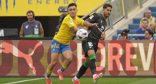 Las Palmas y Betis aplazan sus objetivos con unas tablas de alto voltaje