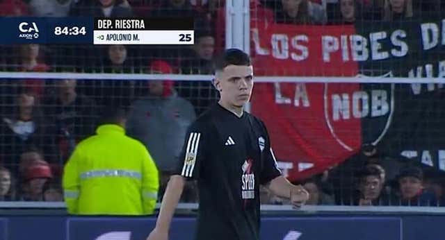 Debuta un niño de 14 años en Copa Argentina y rompe el récord del Kun Agüero