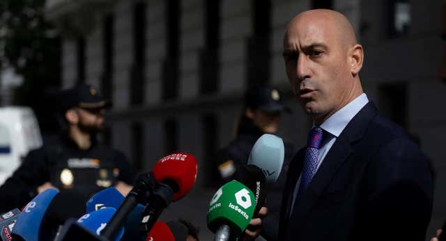 Luis Rubiales vuelve a acusar a Jenni Hermoso de cambiar su versión sobre el beso