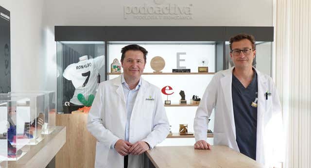 Los hermanos de un pueblo de Huesca que cuidan los pies de las estrellas y trabajan en plantillas inteligentes: ‘Las estamos testando’