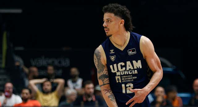 El UCAM Murcia asalta la Fontenta tras desactivar al Valencia Basket con una defensa zonal