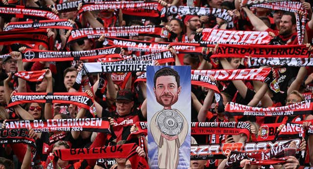La Bundesliga se despide con el milagro del invicto Xabi Alonso, una suspensión surrealista, un pasillo a Reus y el caos del Bayern