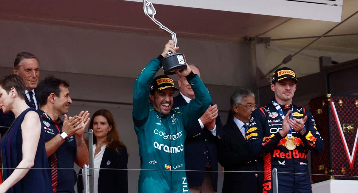 Fernando Alonso, en el podio del Gran Premio de Mónaco del año pasado. /REUTERS