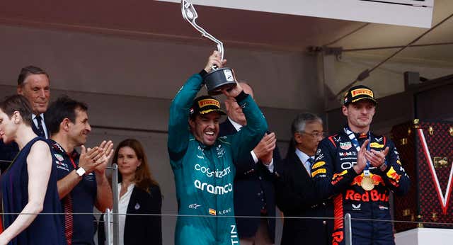 Cuando ‘la 33’ de Fernando Alonso está más lejos que nunca: «No hay que soñar con cosas que no tenemos»