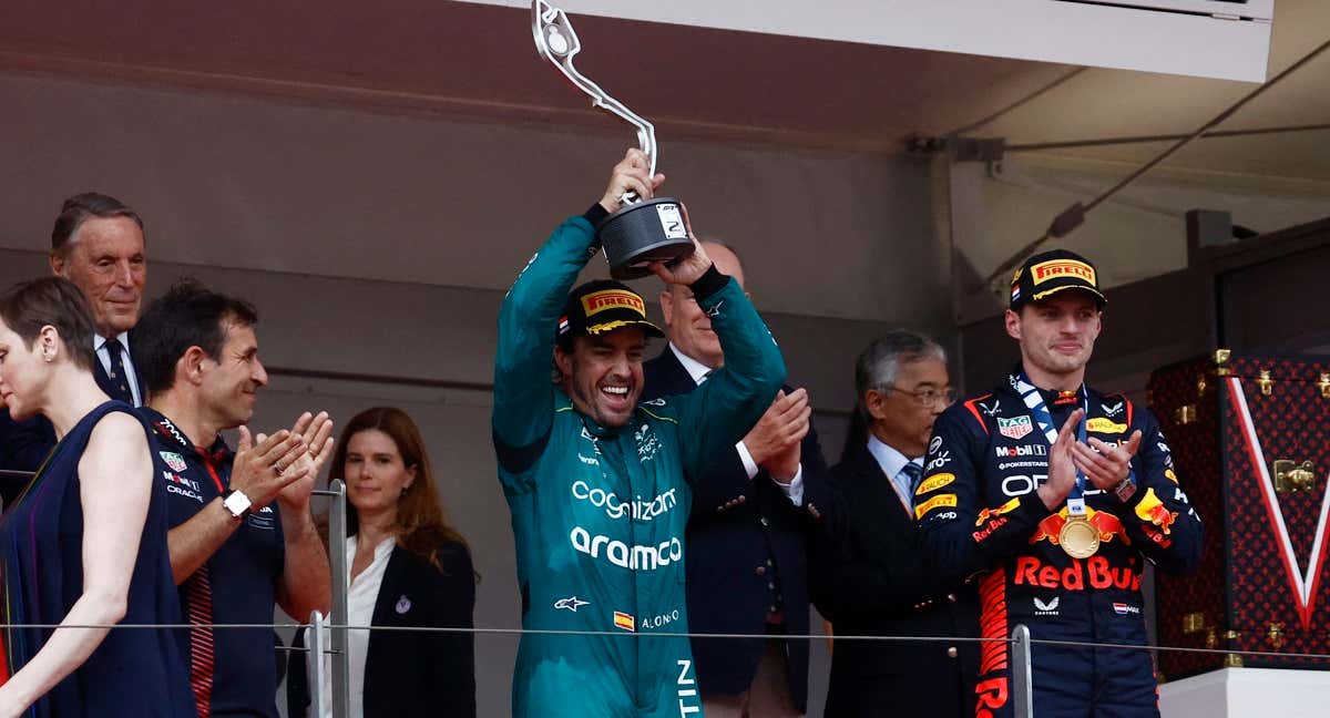 Fernando Alonso, en el podio del Gran Premio de Mónaco del año pasado.