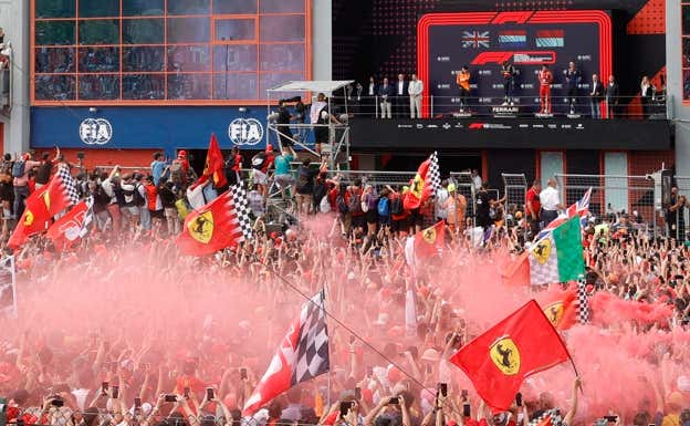 La marea 'tifosi', en Imola.  REUTERS