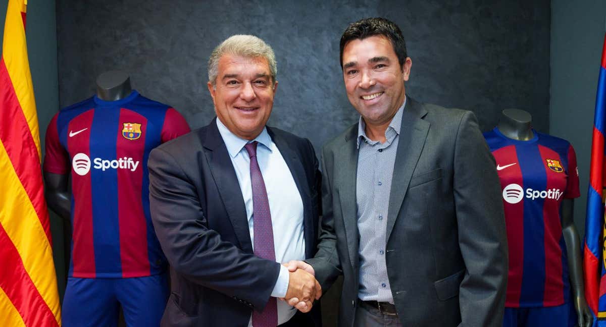 Deco, junto a Laporta. /FC BARCELONA