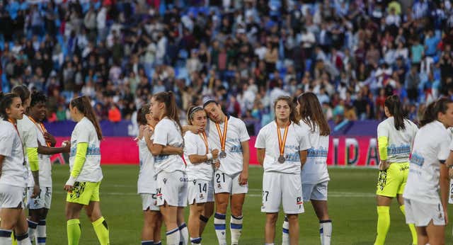 El 8-0 de la Copa de la Reina reabre el melón de la falta de competitividad en España: «Excepto cinco rivales…»