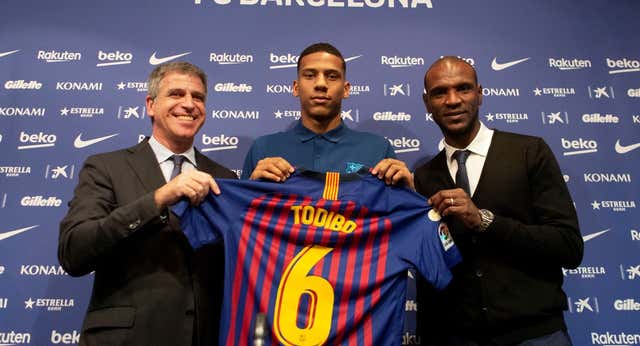 Todibo recuerda su efímero paso por el Barça: “Nadie quería hablarme, excepto Abidal”