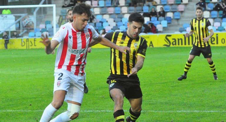 Un partido de Segunda RFEF entre Barakaldo y UD Logroñés.
