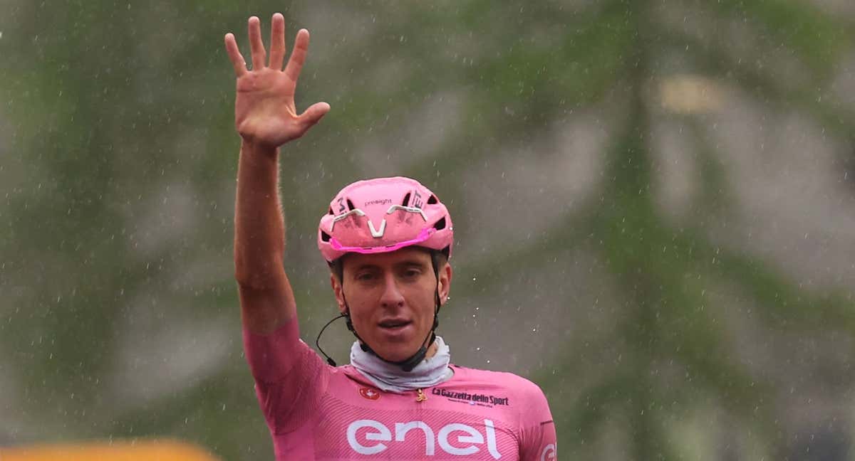 Pogacar celebra el triunfo de este martes en el Giro.