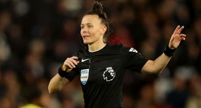 Quién es la árbitra de la final de la Champions Femenina 2024