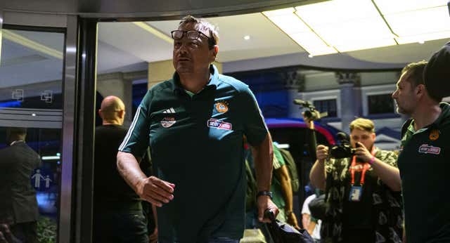 Tensión entre aficionados del Fenerbahçe, Ergin Ataman y el staff de Panathinaikos al llegar a Berlín: «¿Dónde están la seguridad y la Euroliga?»