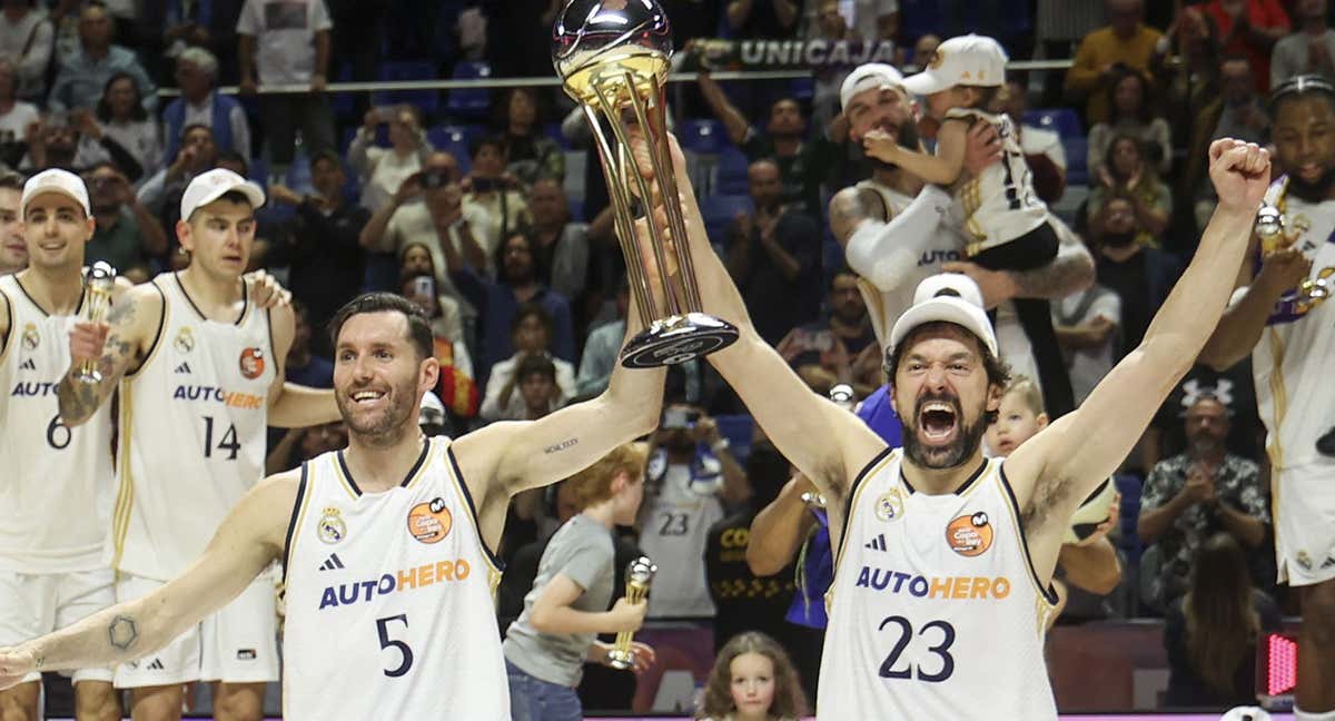 Llull y Rudy con la Copa del Rey conquistada en Málaga.