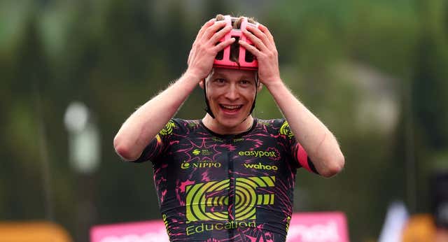 Su padre fue ciclista, es ‘sobrino’ de Ullrich y gana a lo grande en el Giro: así es Georg Steinhauser