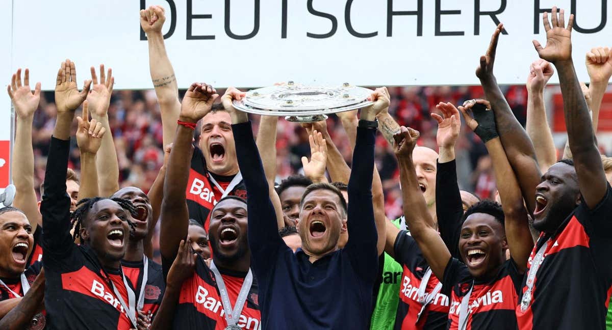 El Bayer Leverkusen con la última Bundesliga conquistada en 2024./Reuters