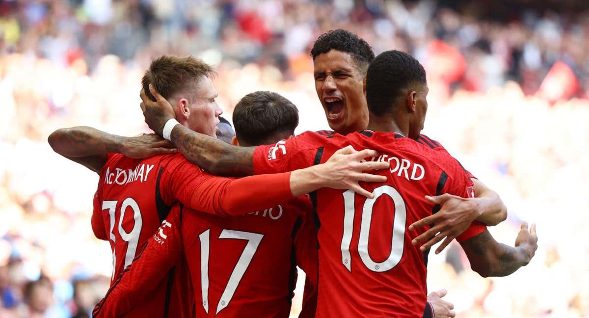 Los jugadores del United celebran el gol de Garancho.