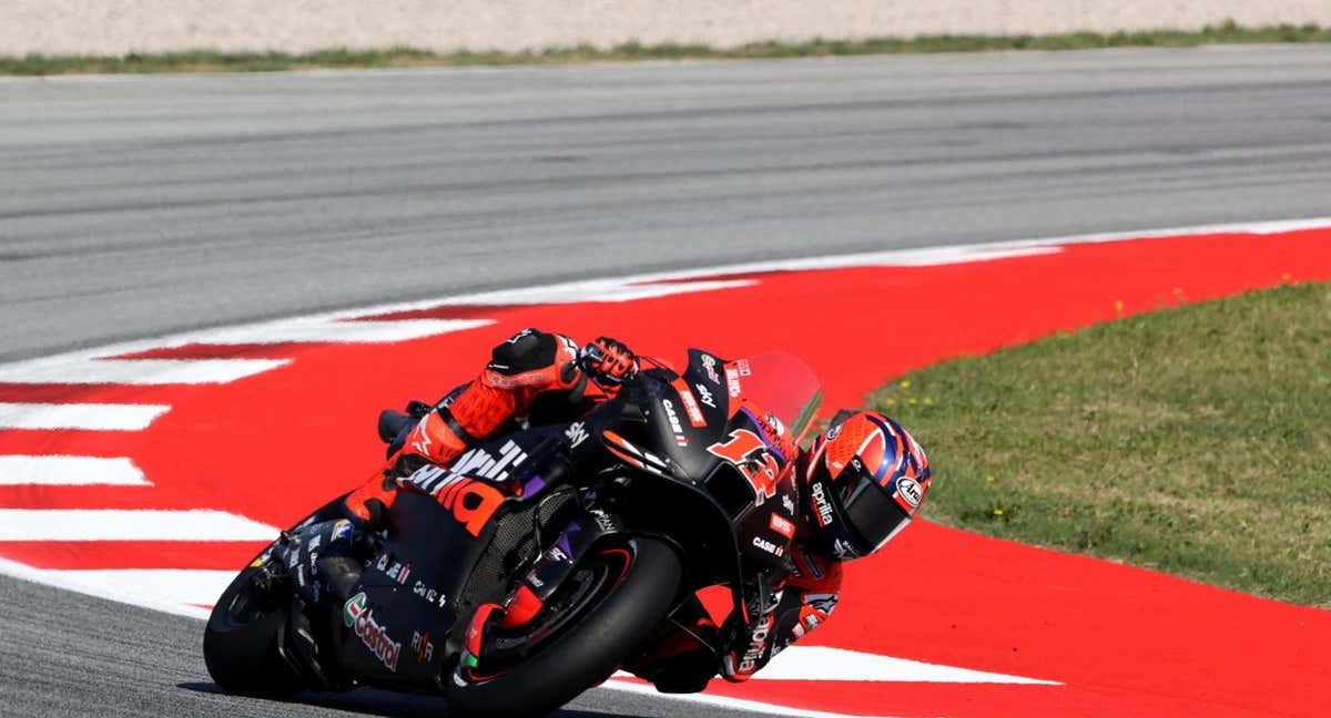 Maverick Viñales en el sprint del GP de Montmeló./Reuters