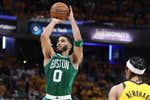 Boston remonta 18 puntos y se planta a un partido de las finales de la mano de Tatum, Holiday y Horford