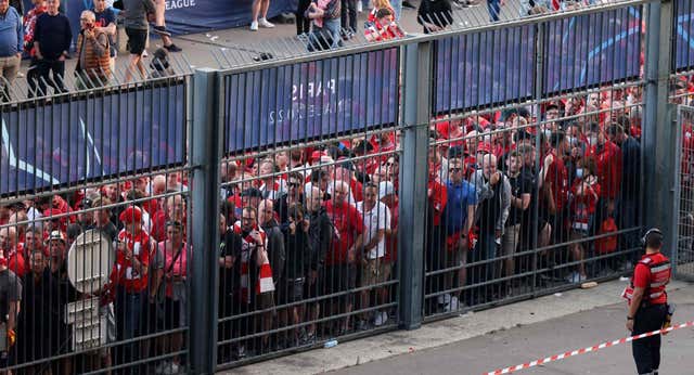 La batalla contra la reventa de las entradas para la final de la Champions también sufre grietas en la era digital: «Me ofrecieron 1.600 euros por mi PIN»