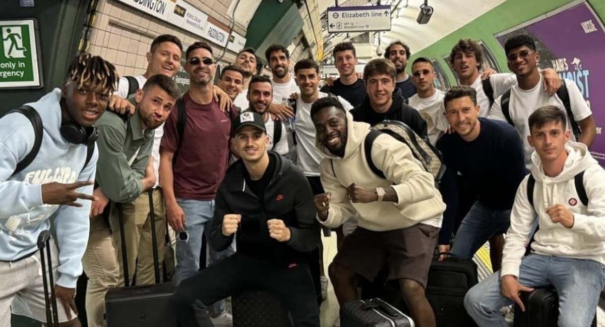 La plantilla del Athletic, en el metro de Londres tras finalizar la temporada./Instagram