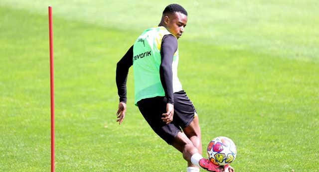 La lucha de Moukoko por cumplir la profecía de su ascenso en el Borussia Dortmund