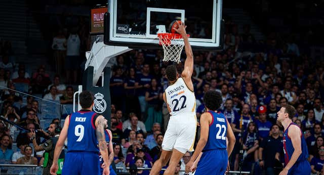 Tavares y Campazzo destrozan al Barça
