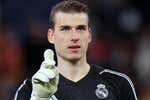 El lamento de Lunin: «Me da mucha pena no poder preparar el partido más importante en mi vida»