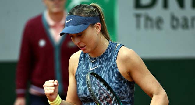 Badosa se abona a las remontadas y ya reta en París a su amiga Sabalenka