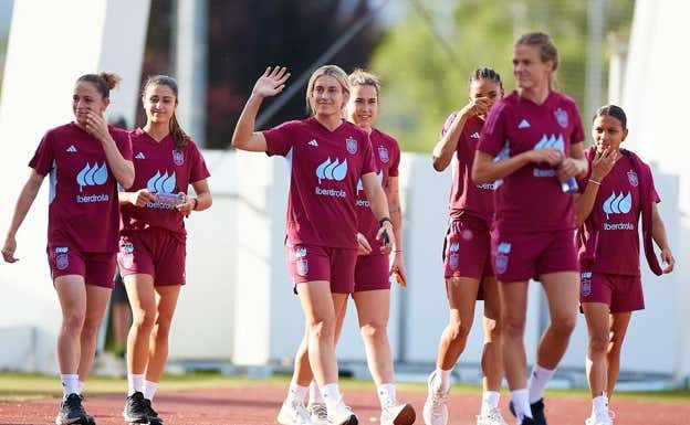 Las jugadoras de la Selección durante el entrenamiento.  RFEF