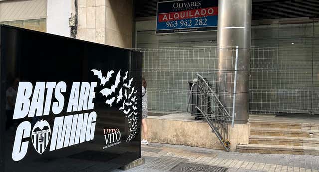 El Valencia ultima la apertura de su nueva tienda y el cierre de la Megastore