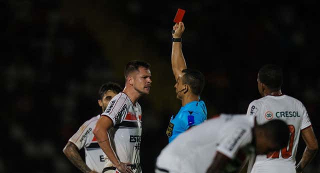Una broma sobre un posible amaño en el fútbol amateur destapa un error del comité de árbitros: ‘Bizums y transferencias DM’