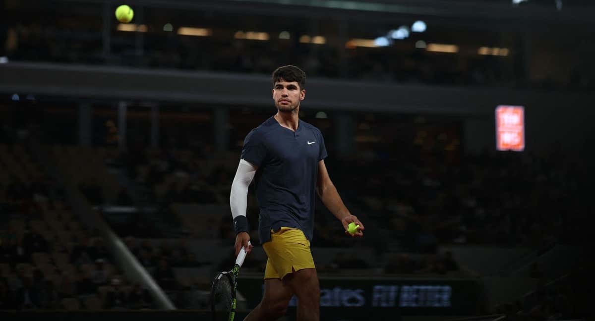 Carlos Alcaraz, durante su partido ante Sebastian Korda en Roland Garros.