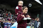 Más derechos y protección para las futbolistas: la FIFA aprueba nuevas medidas sobre maternidad, adopción y menstruación