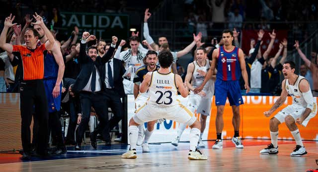 El Real Madrid de los ‘superhéroes’ tumba al Barça y está a una victoria de la final
