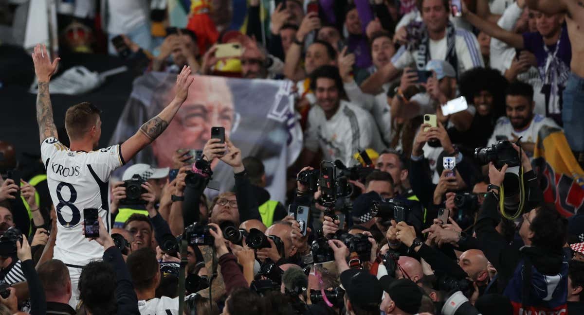 Kroos jugó su último partido con el Real Madrid y la afición se rindió a él. /EF